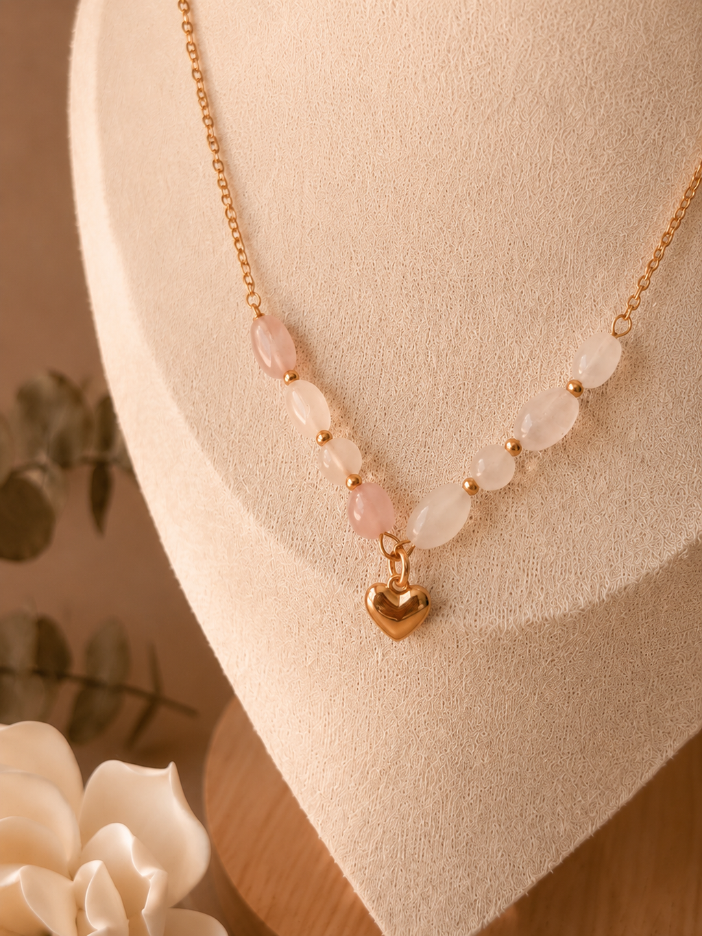 Herzenswärme - Rosenquarz Kette mit Herz-Charm