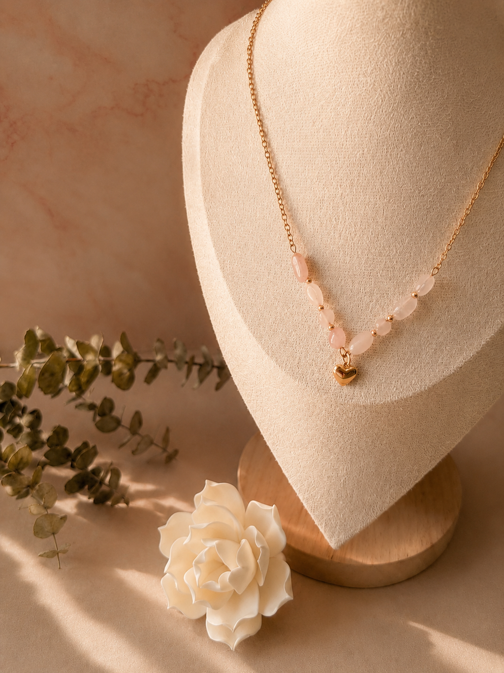 Herzenswärme - Rosenquarz Kette mit Herz-Charm